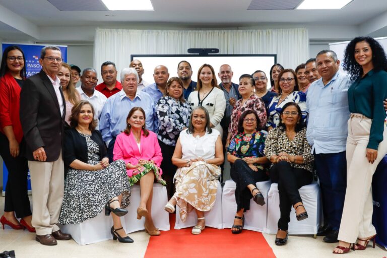Servidores públicos del IPACOOP emprenden nuevos proyectos de vida a través de sus retiros voluntarios